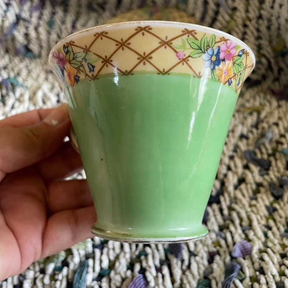 Vintage N&C Japan Green Floral Trellis Porcelain Teacup and Saucer Set - Picture 8 of 11